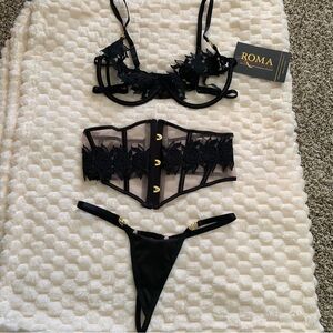 Roma Black Lace Rose Appliqué Three-Piece Lingerie Set, Size Small, NWT